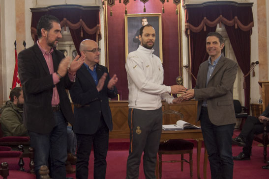 Entrega del busto de Cervantes