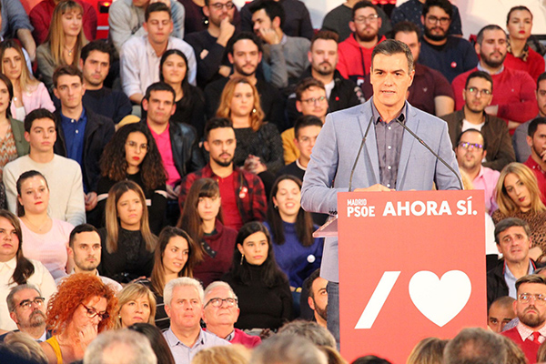 Pedro Sánchez acude al mitin de cierre de campaña en Alcalá
