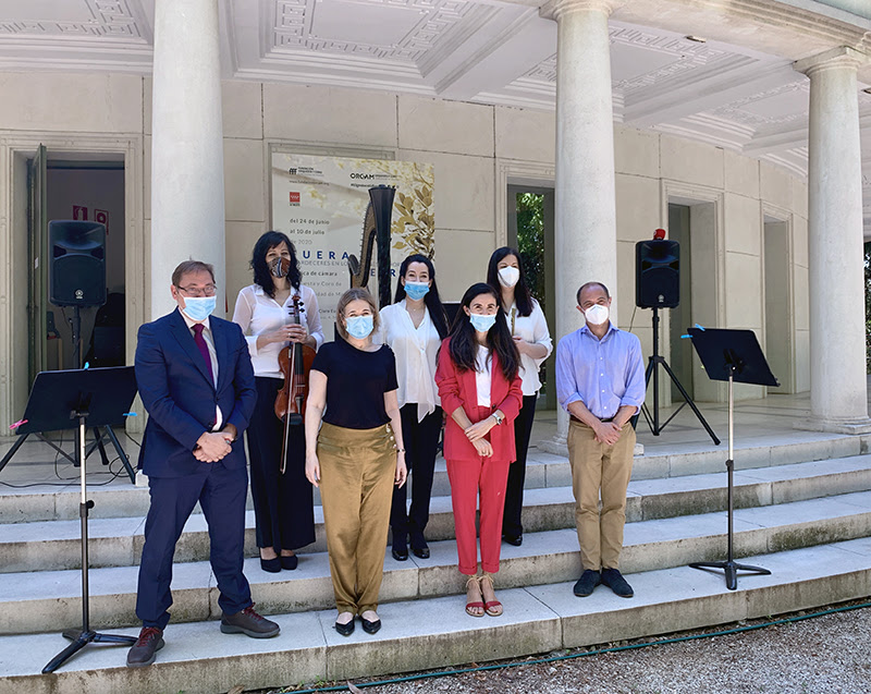 Abajo: Alberto Serrano Pati&ntilde;o (concejal de la Junta de Distrito de Hortaleza), Marta Rivera (consejera de cultura de la  Comunidad de  Madrid), Raquel Rivera (gerente de la ORCAM) y Gonzalo Cabrera (director general de Promoci&oacute;n Cultural)