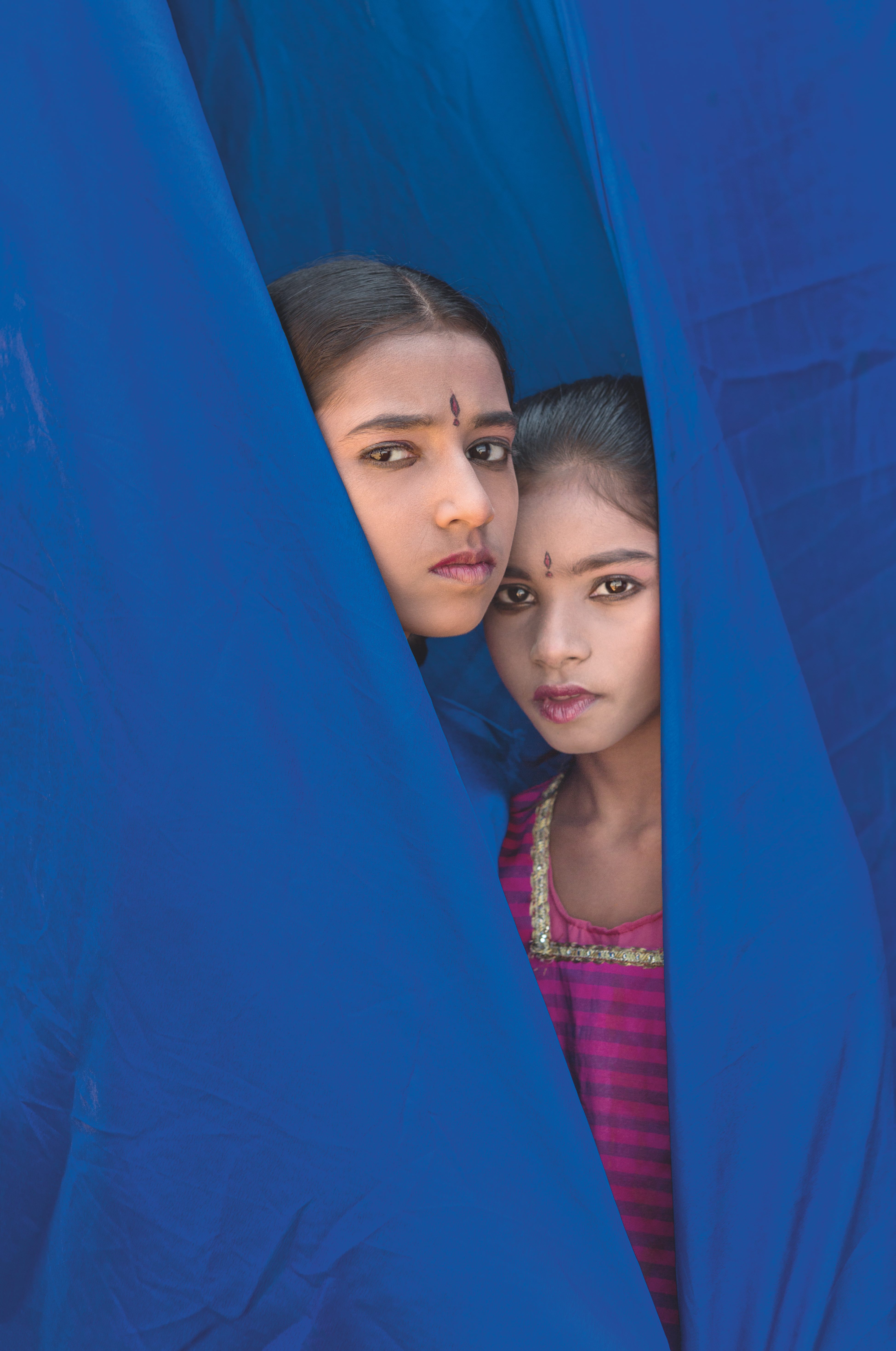 Tejasre Prameela actuando tras la manifestaci&oacute;n del D&iacute;a de la Mujer