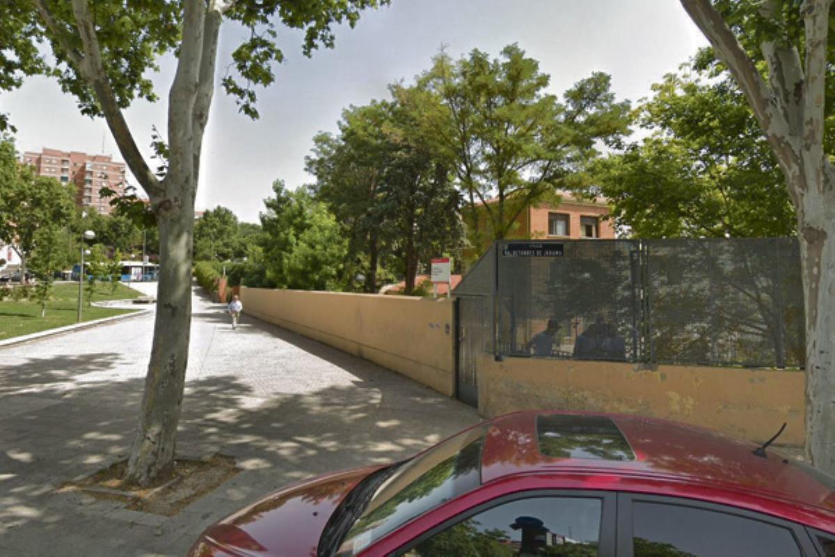 La Comunidad de Madrid debe decidir si traslada a 40 jóvenes del centro de acogida de
Hortaleza a Somosierra, pese a la negativa del alcalde