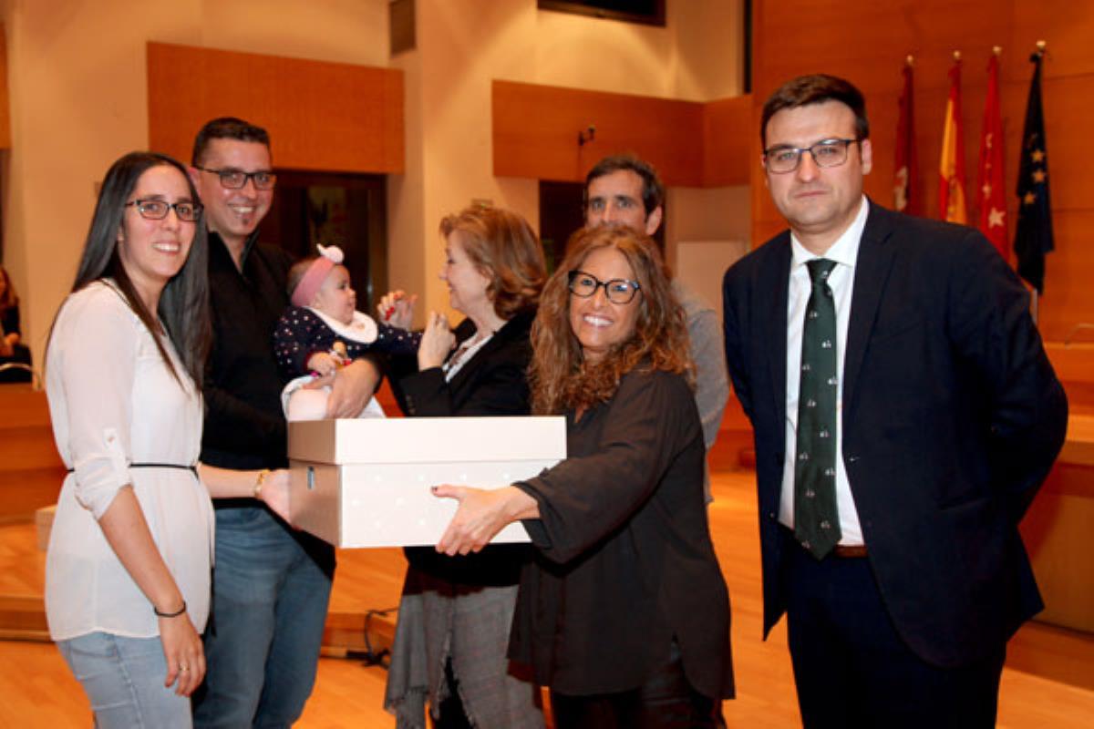 Las familias recibieron también un curso de primeros auxilios para bebés y un calendario de vacunaciones