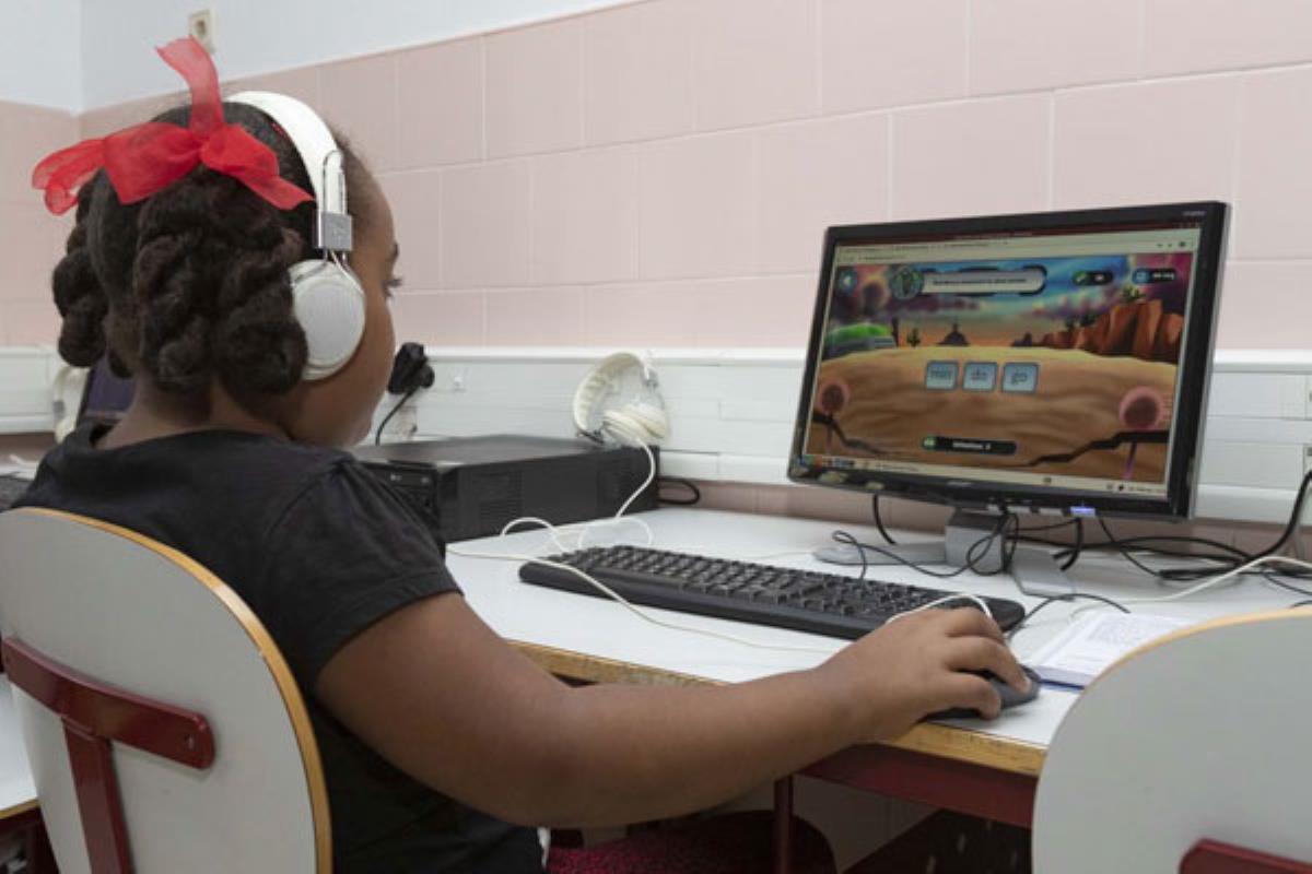 El programa cuenta con dos herramientas, una para analizar el riesgo de sufrir dislexia y otra para facilitar la mejora del alumno 