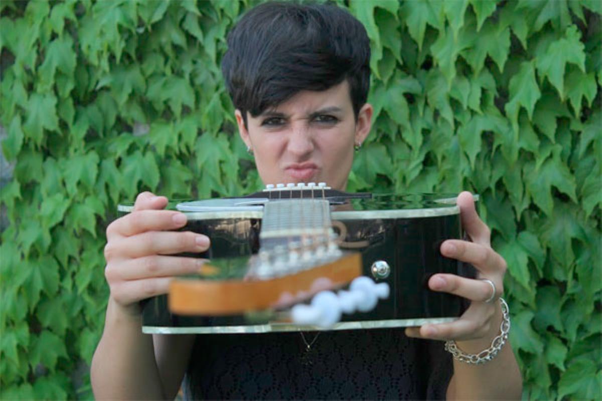 La cantautora saca su nueva maqueta