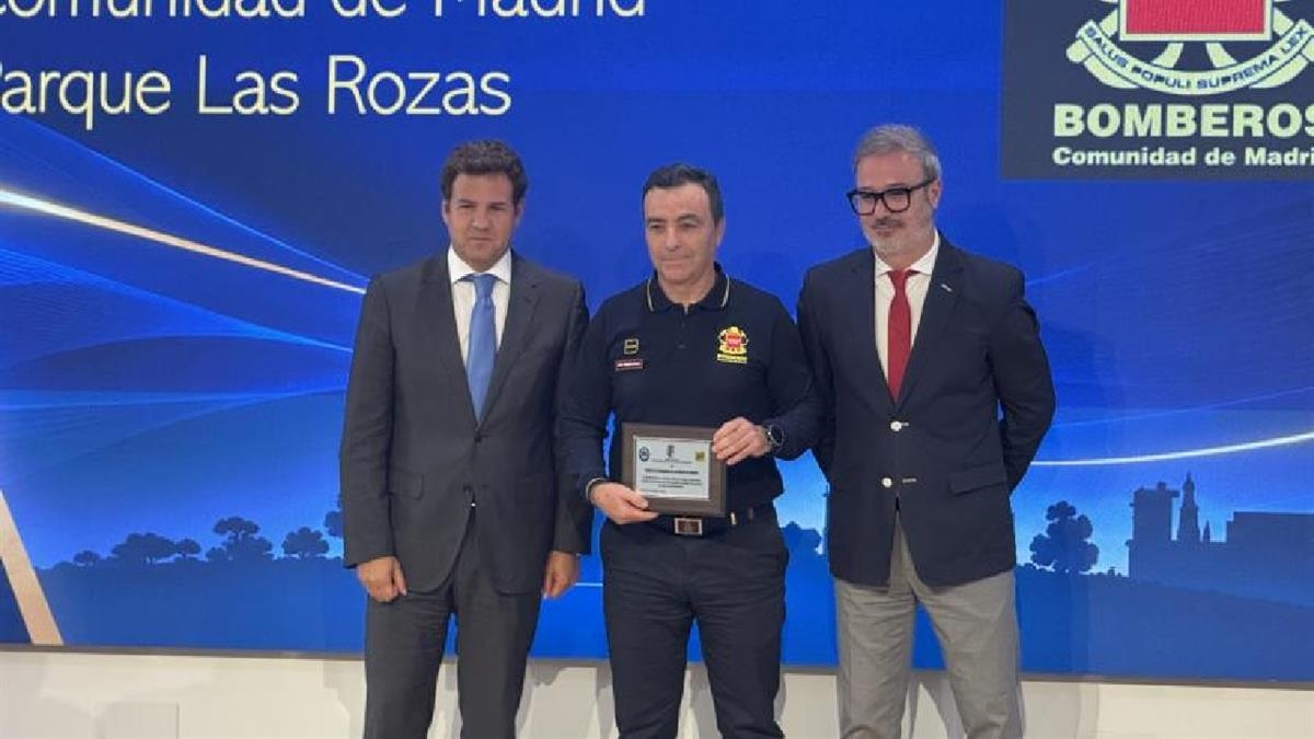 La ASEM 112 y los bomberos de la Comunidad de Madrid, reconocidos en el 25 aniversario de SAMER Protección Civil Las Rozas