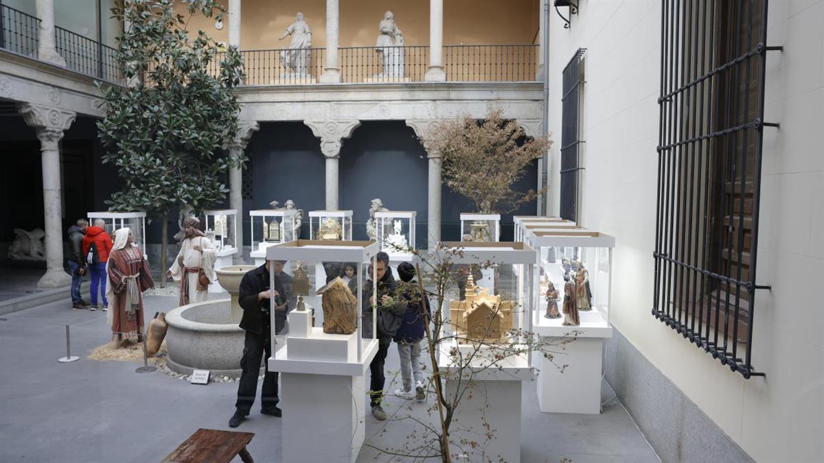 Celebra su aniversario con la exposición de 12 belenes en Navidad