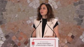 La presidenta de la Comunidad considera que están construyendo "un lugar único"