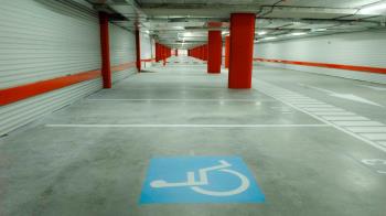 El municipio apuesta por aplicaciones para mejorar el aparcamiento de las personas con movilidad reducida 