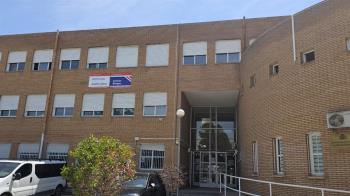 En el acto homenaje han participado desde antiguos alumnos, profesores jubilados y demás trabajadores 