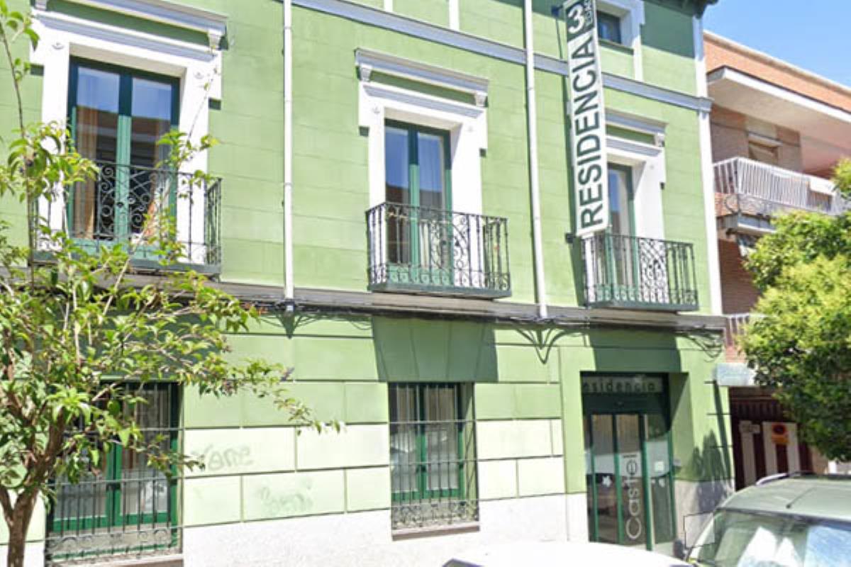 Estos mayores tendrán que abandonar la residencia privada El Castellar de la Villa de Vallecas 