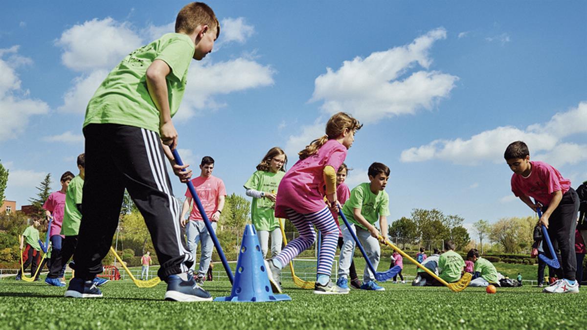 Del 25 al 29 de abril, el alumnado de 3º, 4º, 5º y 6º de primaria disfruta de una jornada deportiva en el Cerro del Telégrafo