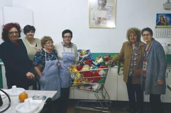 Lee toda la noticia '5.000 euros para el comedor social La Casita'