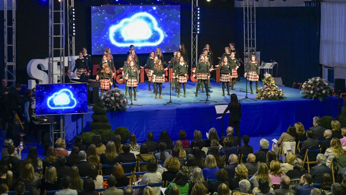 La formación de sus estudiantes se basa en el “Aula inteligente”