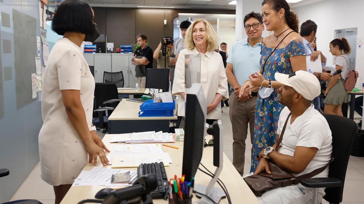 La Comunidad de Madrid organiza casi mil actividades para este colectivo