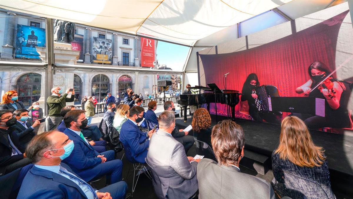 El acto ha contado con la presencia de la Presidenta de la Comunidad de Madrid y el Alcalde de la capital