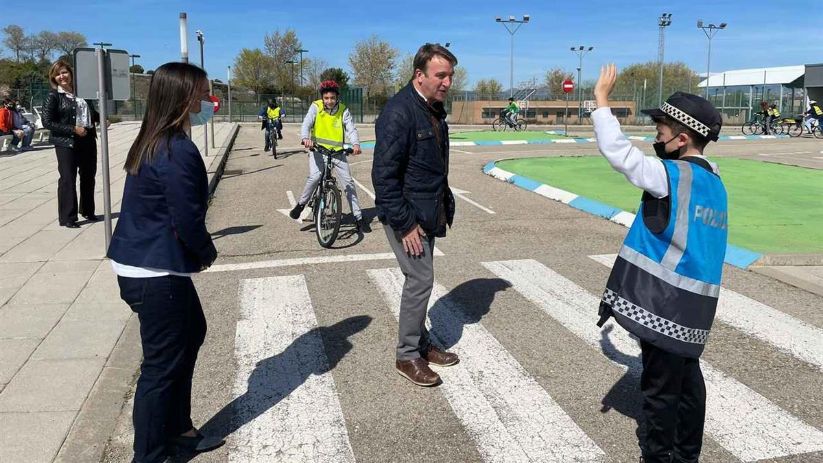 Durante cuatro días, alumnos de 4º de la ESO han realizado estancias educativas en diferentes instituciones del consistorio