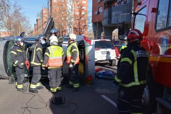 Los Bomberos de Fuenlabrada tienen que liberar a una mujer