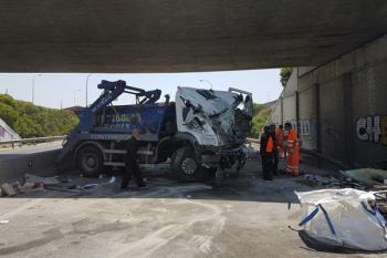 Sólo ha resultado herido el conductor del camión