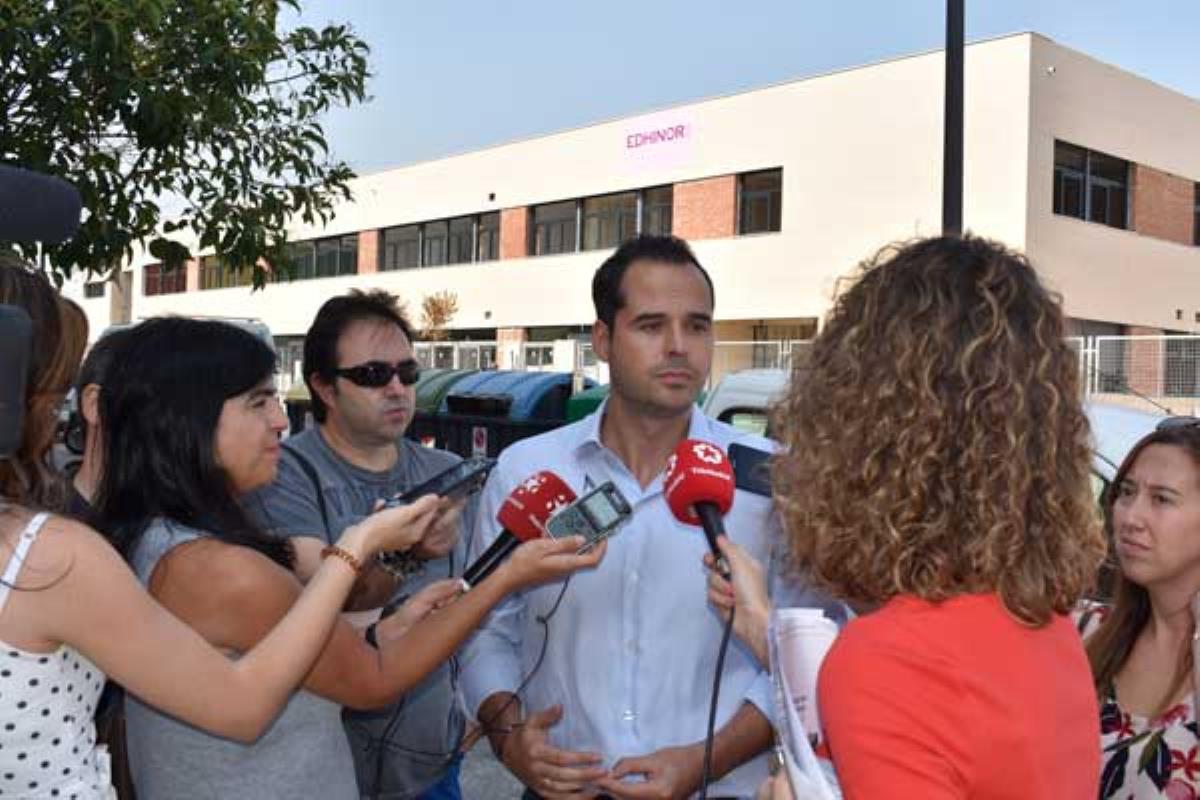 El ya vicepresidente del Gobierno regional ha rehusado contestar si apoyará o no la creación de una comisión de investigación sobre la empresa pública