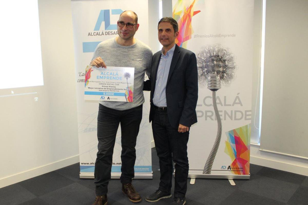El alcalde, Rodríguez Palacios, sostiene que estos premios favorecen “el reconocimiento social de los emprendedores”