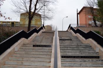 Lee toda la noticia 'Alcalá de Henares reforma las escaleras de la calle Alcor'