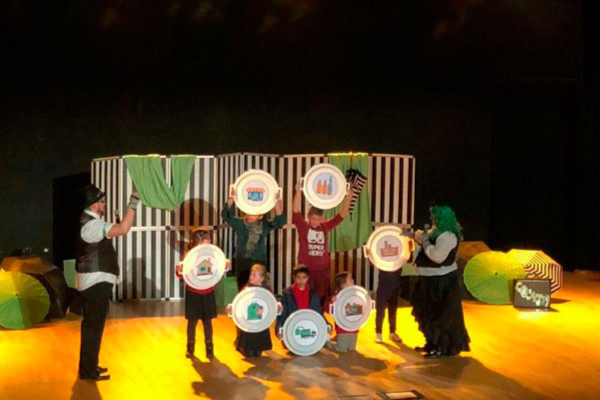 La campaña de Ecovidrio se realiza en numerosos municipios madrileños para concienciar a los escolares