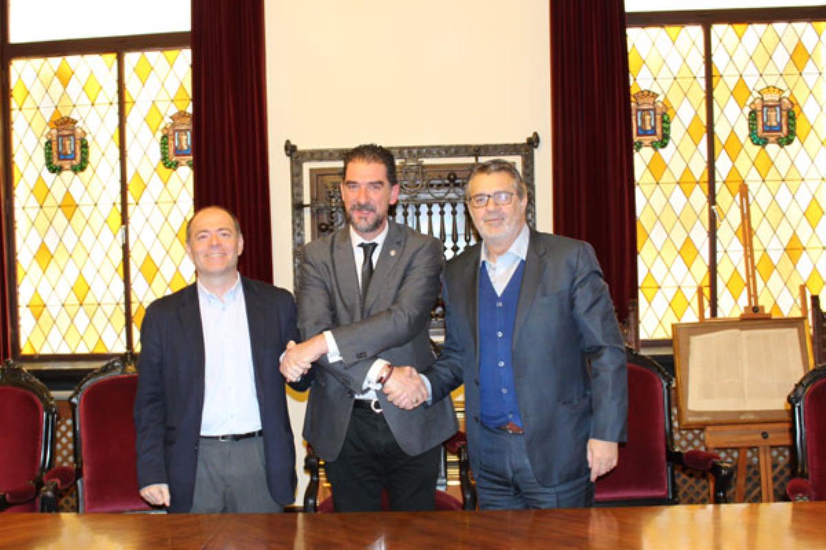 El Consistorio alcalaíno ha firmado un convenio con representantes de Ceetrus para llevar a cabo la tarea