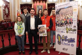 Lee toda la noticia 'Cierra el 2018 corriendo la San Silvestre alcalaína'