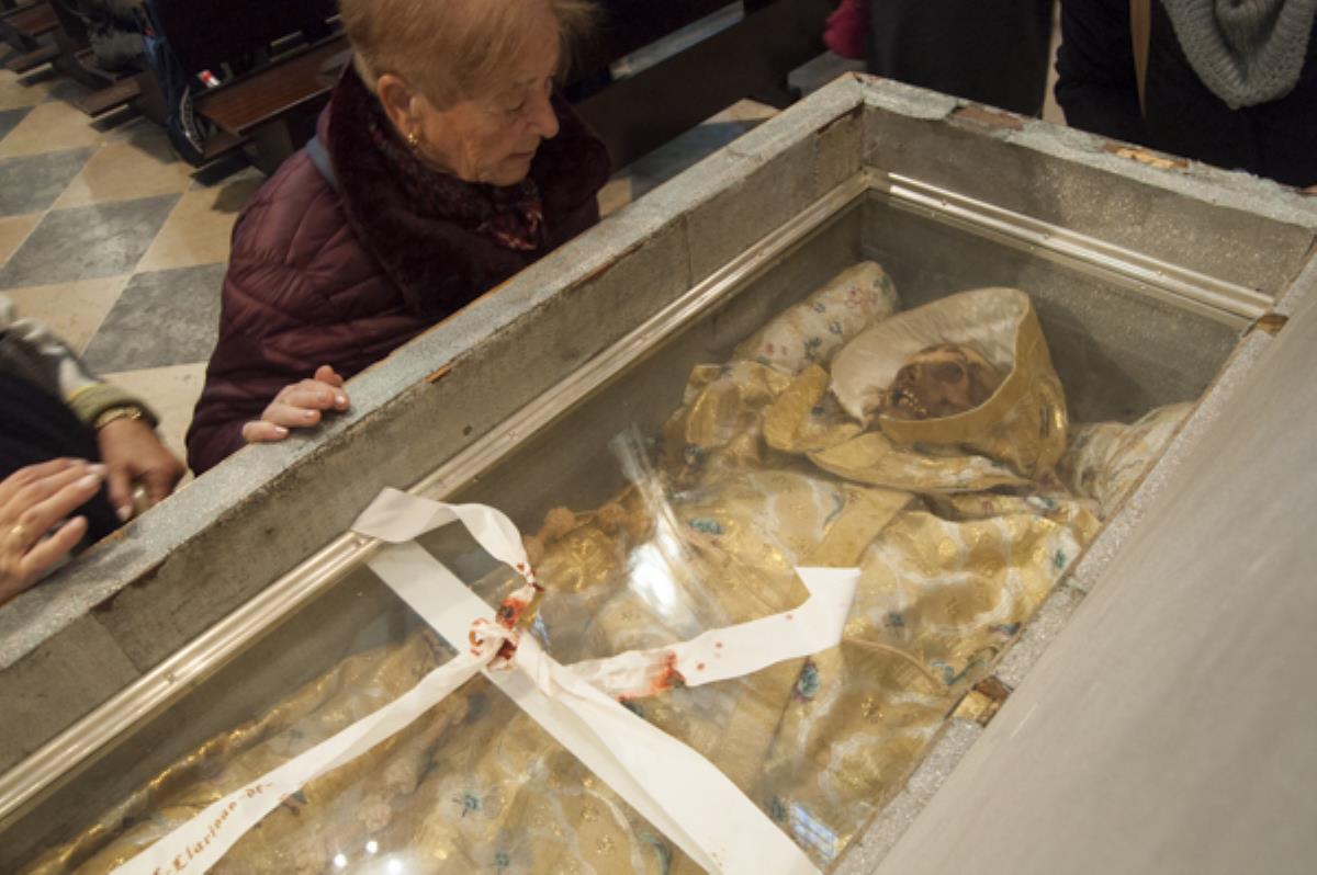 Ayer, las reliquias del Santo se expusieron en la Magistral, se recogieron alimentos, se repartieron panecillos, se entrego la beca y se sacó su Imagen en procesión