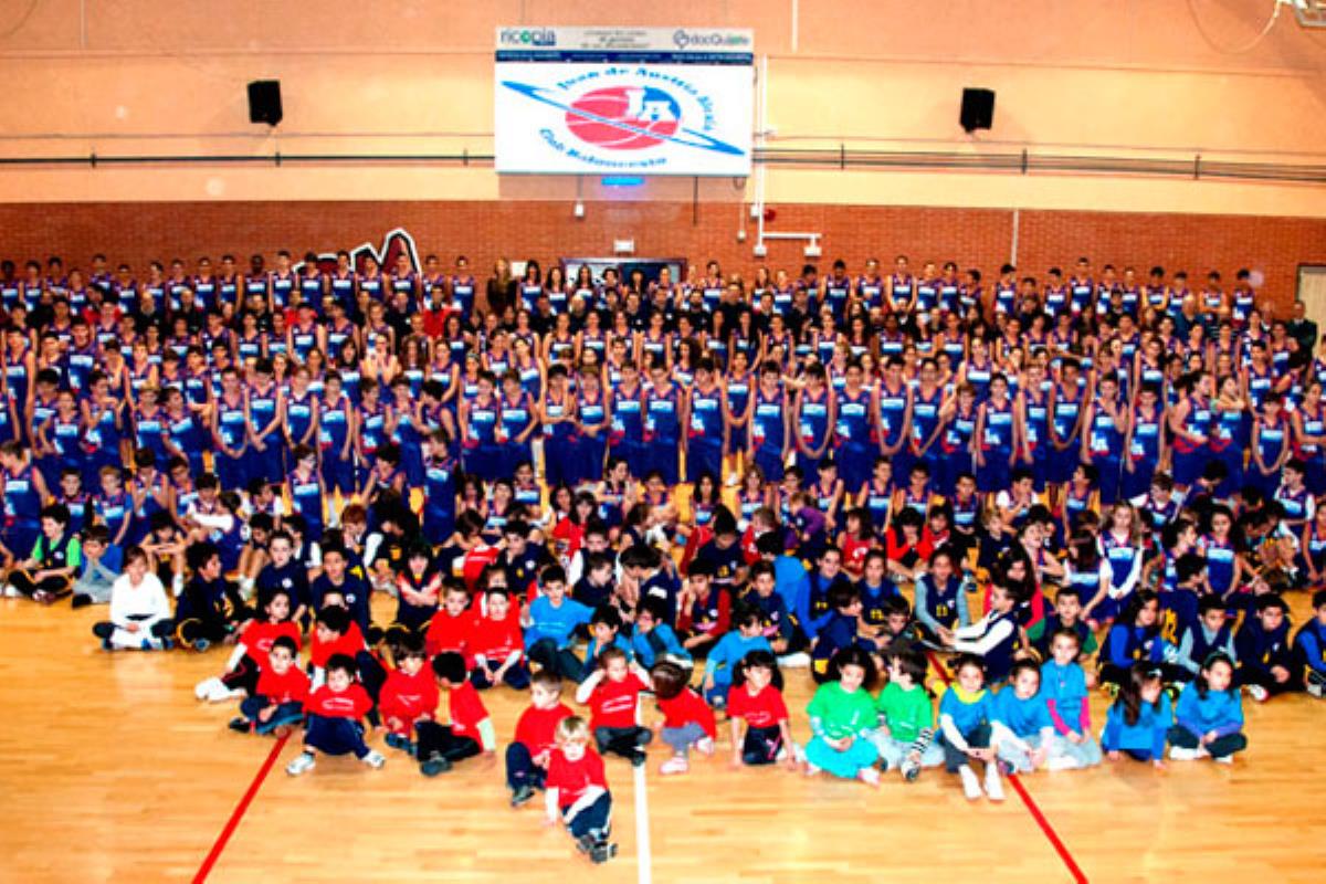 Dos niños y dos niñas del Club de Baloncesto Juan de Austria de Alcalá de Henares, han sido seleccionados por la Federación Madrileña para acudir al torneo