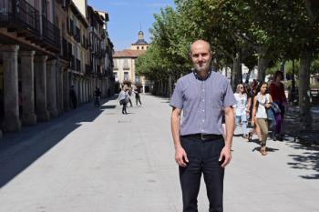 La fuente acústica que genera mayor afección es el tráfico viario, seguido del ferroviario y de la industria