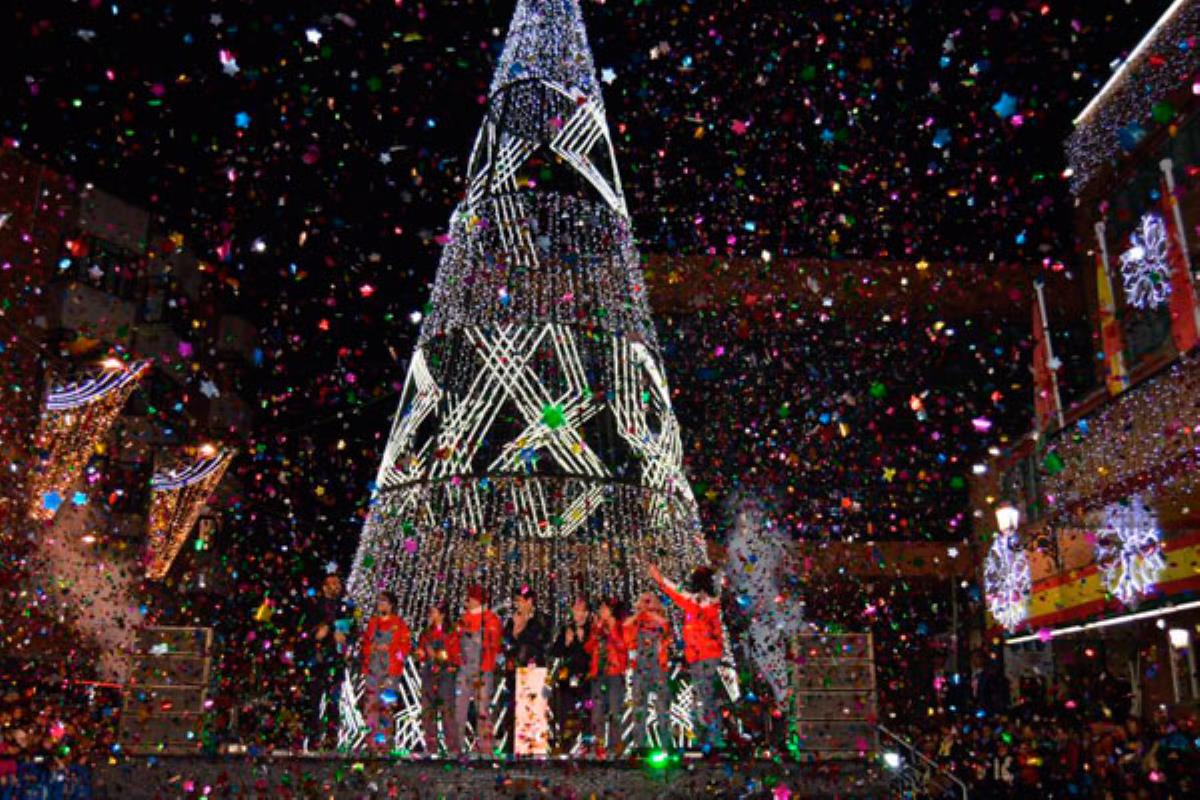 La ciudad se concierte en Alcorcolandia en el inicio de la navidad con la actuación de Cantajuegos