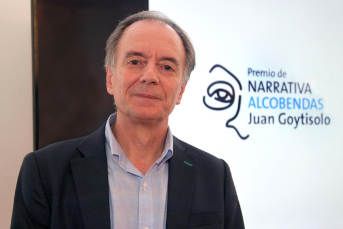 El jurado ha premiado, por unanimidad, su novela 'Sur' con 20.000 euros y la publicación del libro por la editorial Galaxia Gutenberg