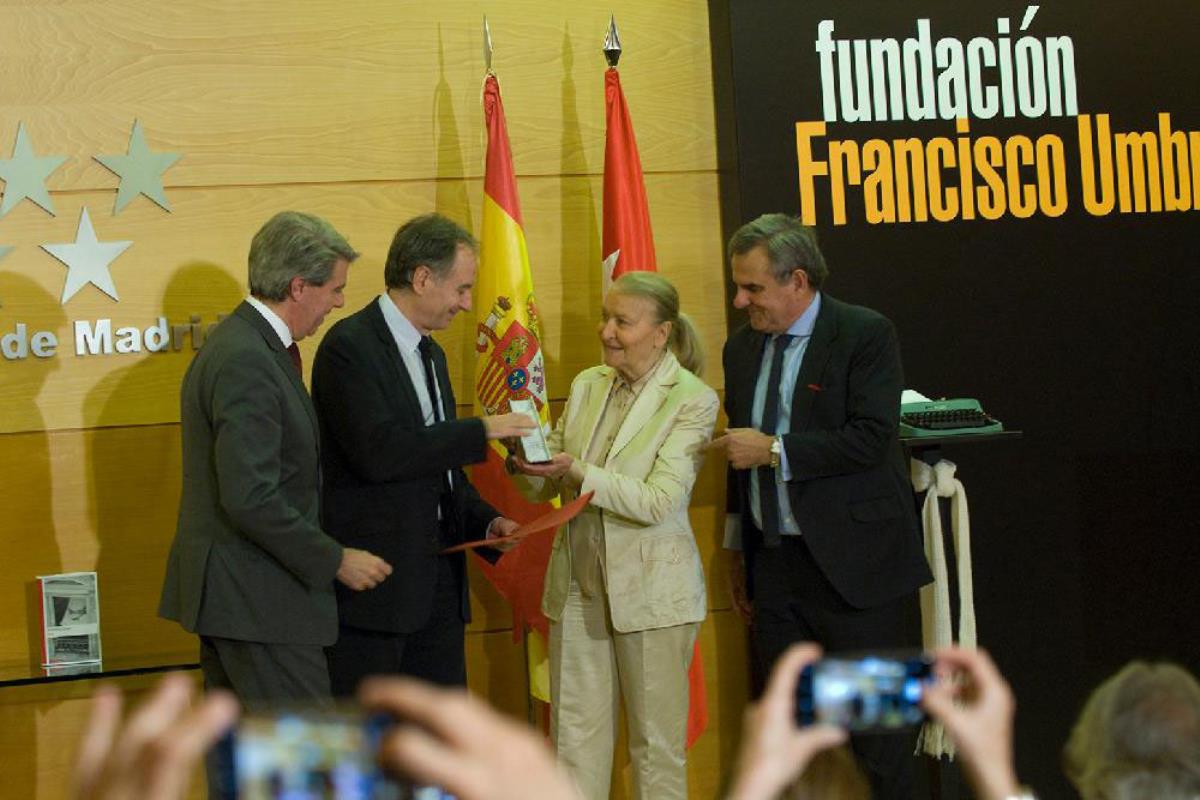 “Sur” es una novela que se compone en base a múltiples historias de varios personajes