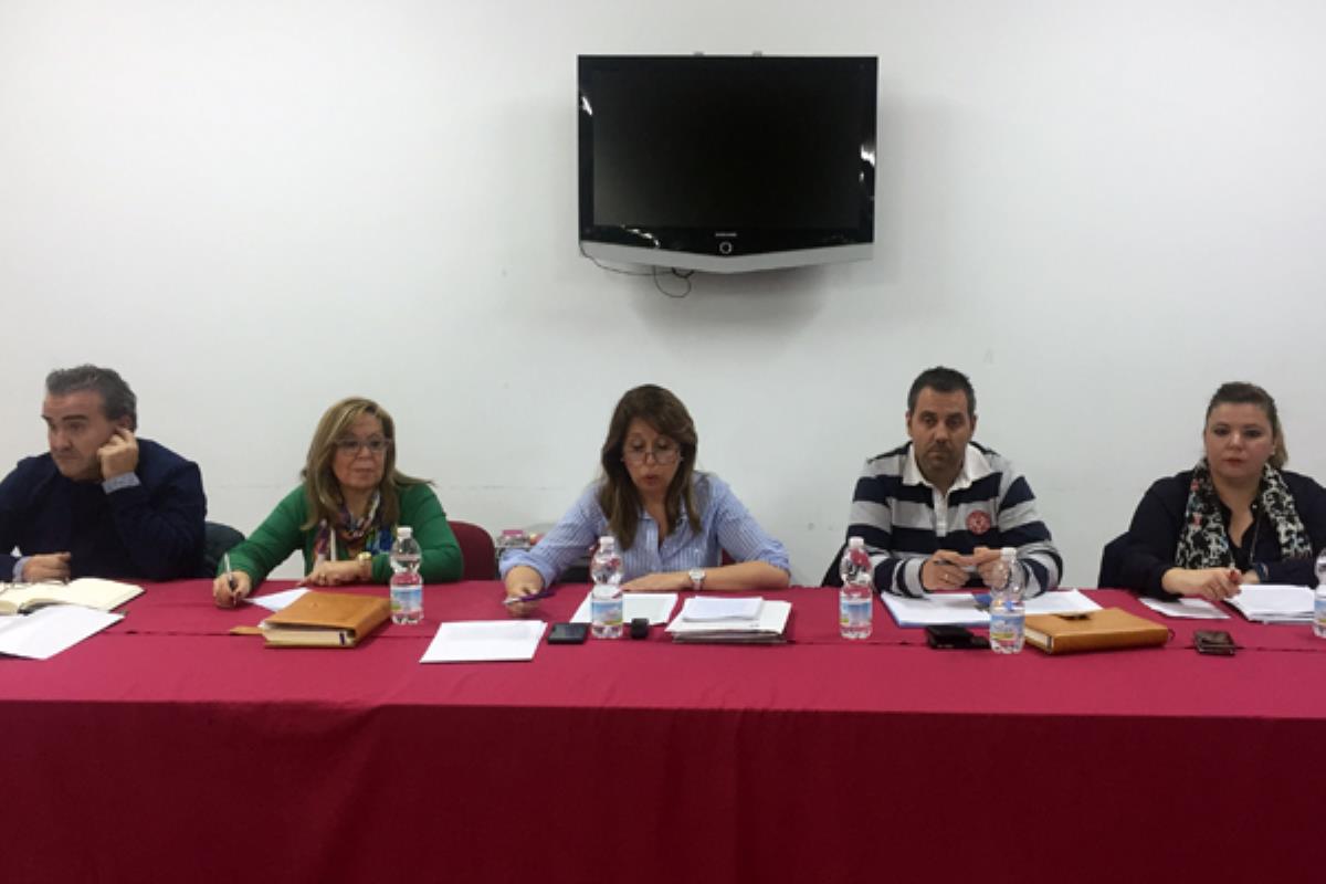 La asamblea se produjo en el Centro Cultural "El Cerro" con un gran aforo popular