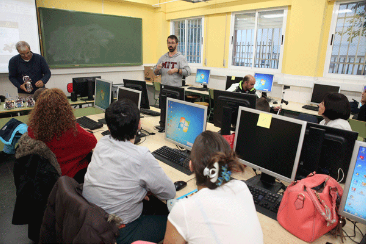 Actividades para todos los públicos organizadas por el Ayuntamiento en colaboración con el Aula de Astronomía y el IES Jovellanos