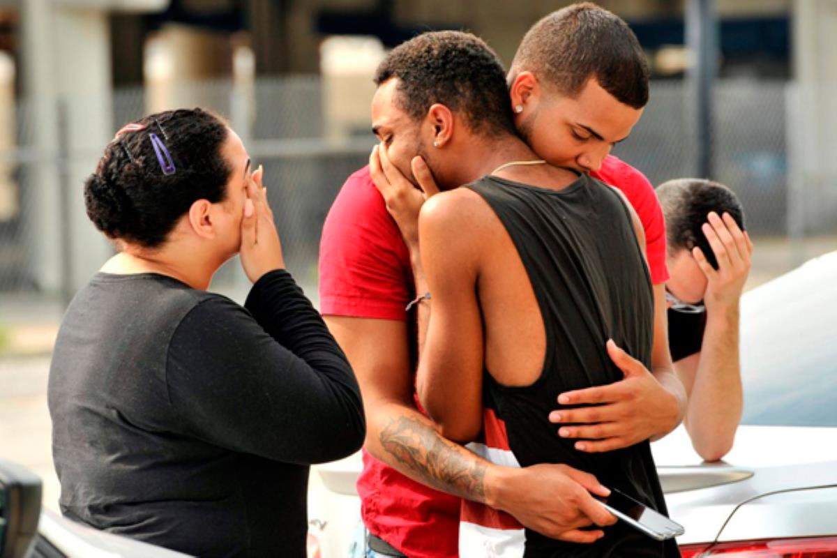 50 muertos en la peor matanza de EEUU, tras el 11-S, con un arma de asalto. El agresor murió en un enfrentamiento con la Policía