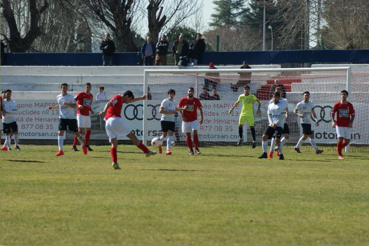 El Alcalá vence 7-0 al colista Parla Escuela