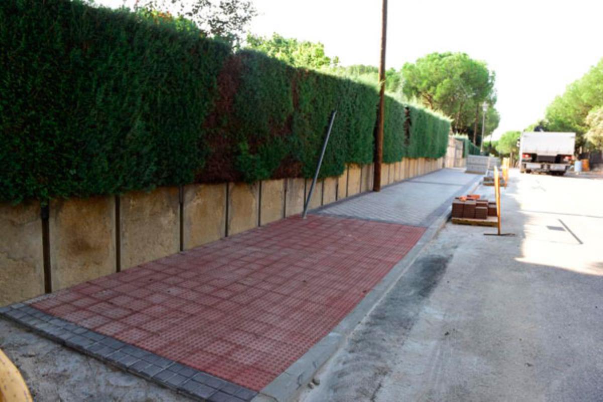 Más de 250.000 metros cuadrados de vía pública serán asfaltados y acerados 