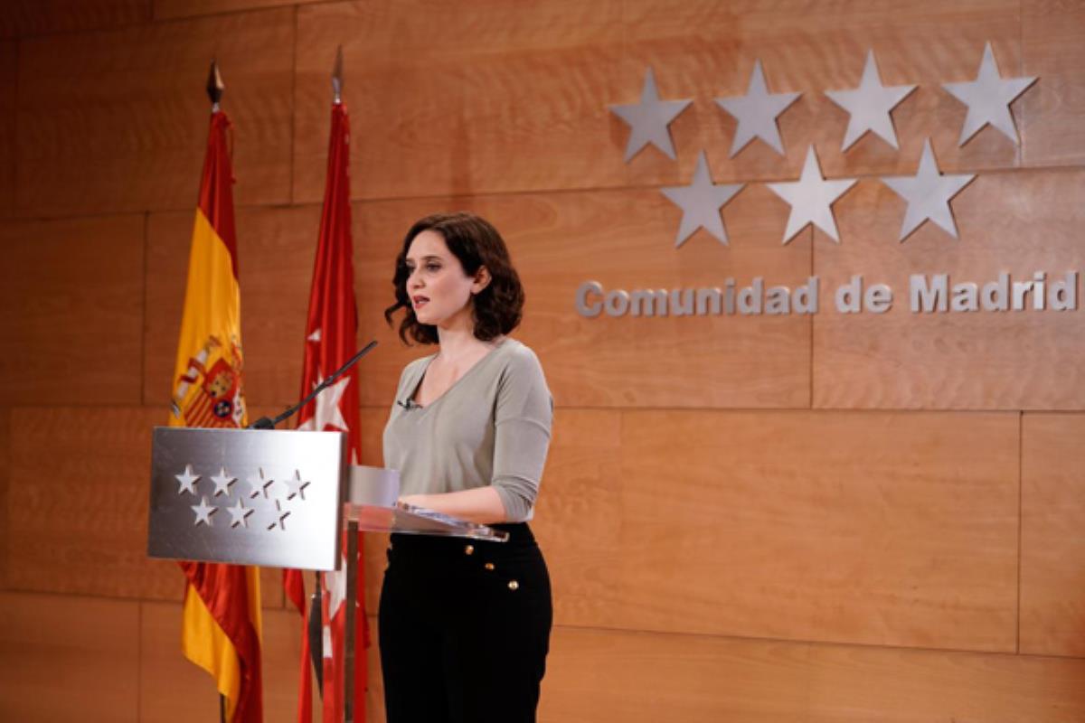 La presidenta de la Comunidad de Madrid advierte de que la situación empeorará según los cálculos de los técnicos sanitarios
