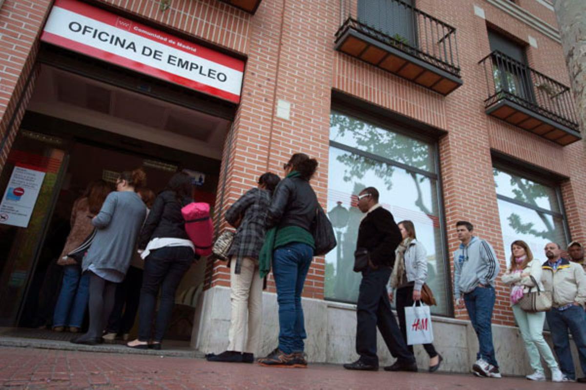 Son 157 desempleados menos que en febrero