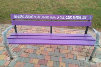 Sostenibilidad y reivindicación se dan la mano tras la materialización del plan ‘Con tu plástico fabricamos un banco’