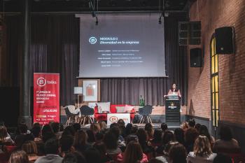 LB Talks congregó a más de 200 mujeres lesbianas, bisexuales y personas aliadas para debatir su papel en la sociedad