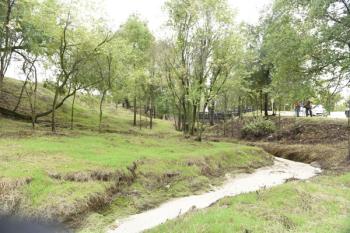 El arroyo de Valenoso ya ha sido limpiado y desbroce