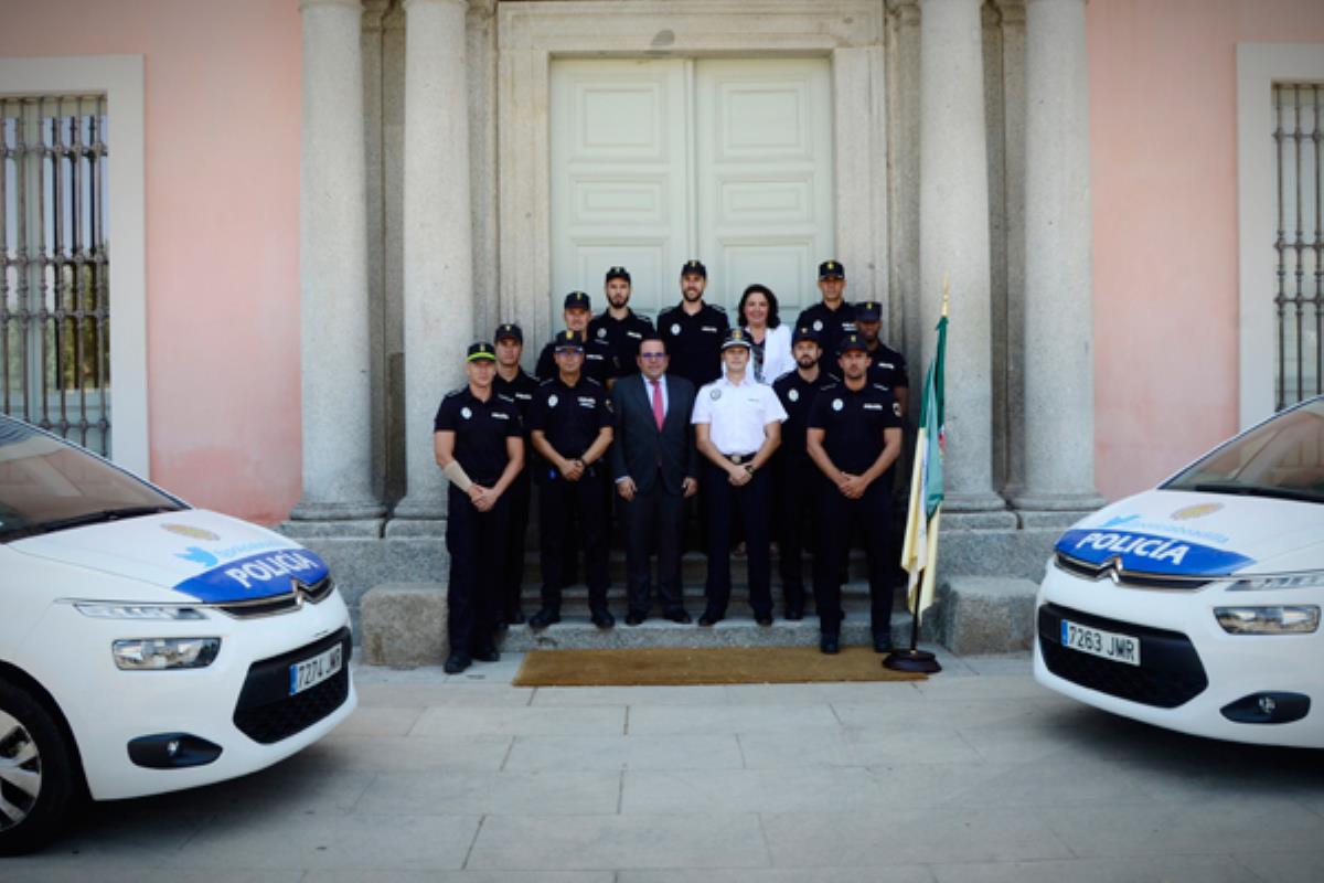 El alcalde, Javier Úbeda, ha estado presente en el acto de toma de posesión