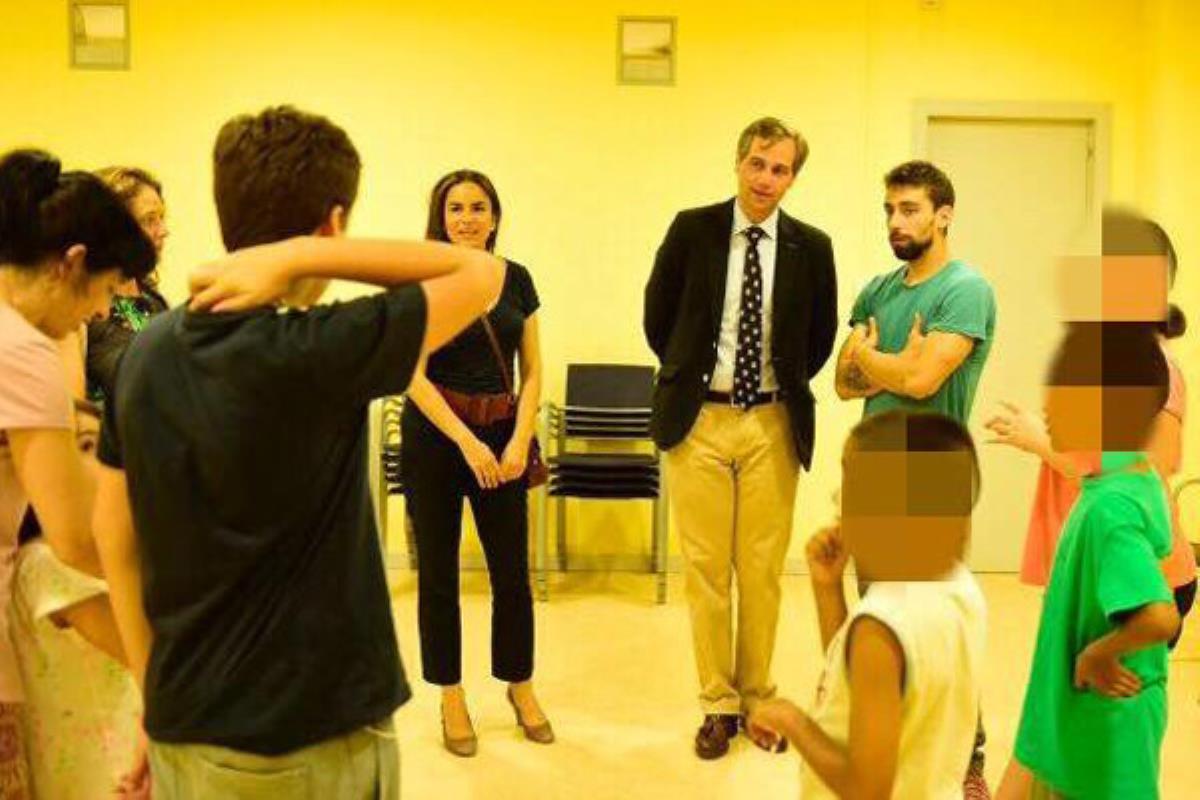 Dirigido a los menores que atraviesan por una complicada situación social