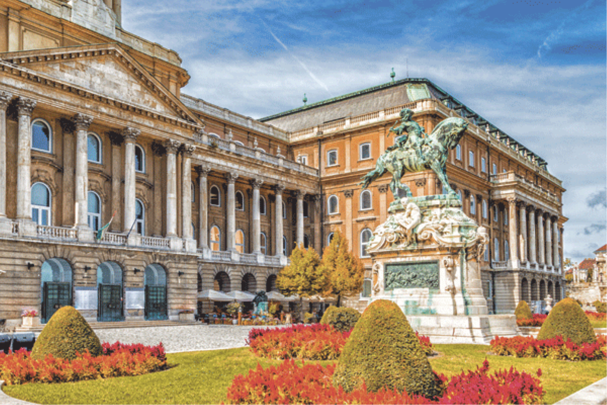 Tradición y vanguardia se entremezclan en la capital húngara, dividida por el majestuoso Danubio