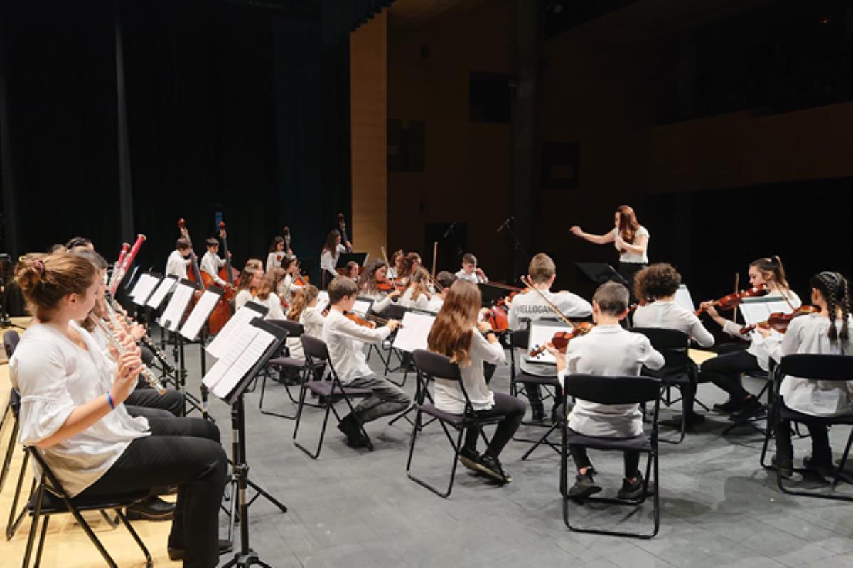 Una intrahistoria protagonizada por correos que no llegan, mesas de trabajo de ‘postureo’ y el desconcierto de todos