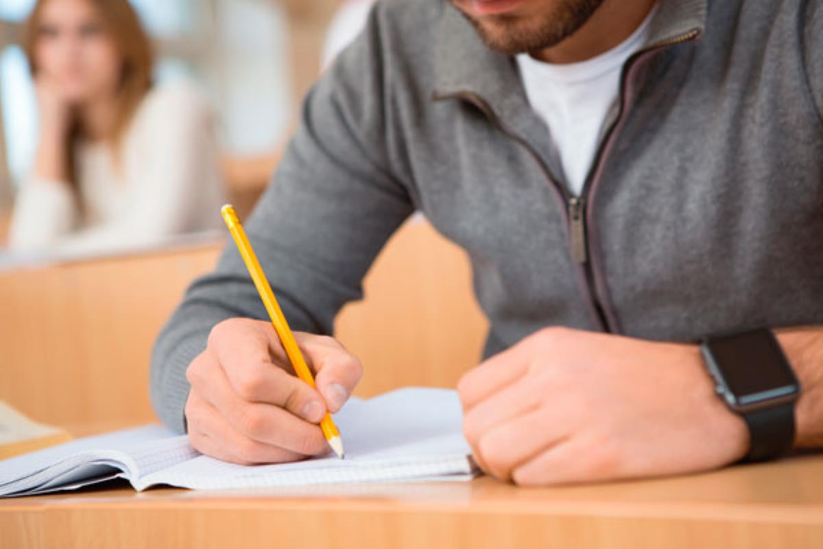 Los sindicatos denuncian ante el TSJM el calendario propuesto por la Comunidad para el próximo curso