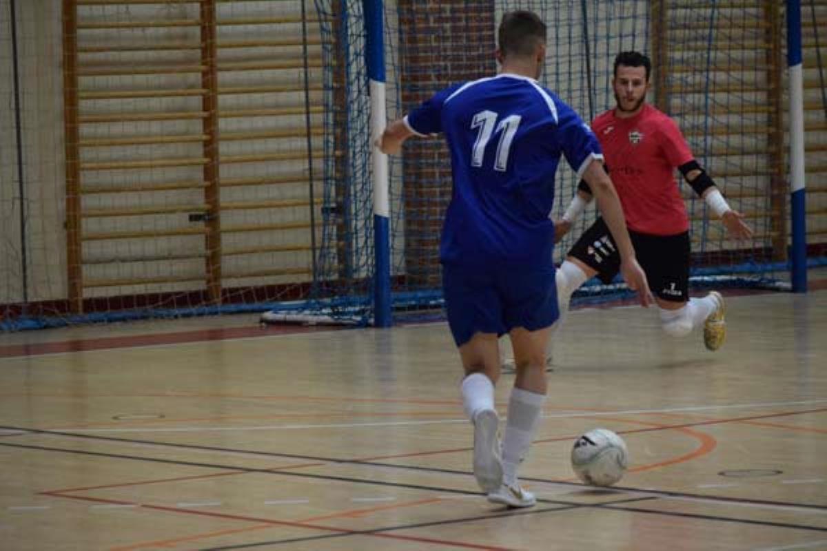 CIUDAD DE MÓSTOLES FS vence a domicilio a un AD CACERES UNIVERSIDAD FS por 8-4